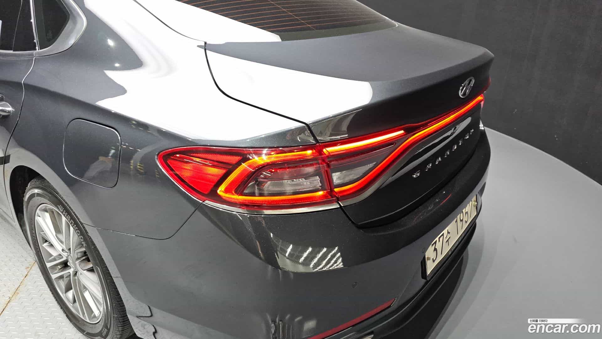 Grandeur Hyundai 2018.11-OUTER-033