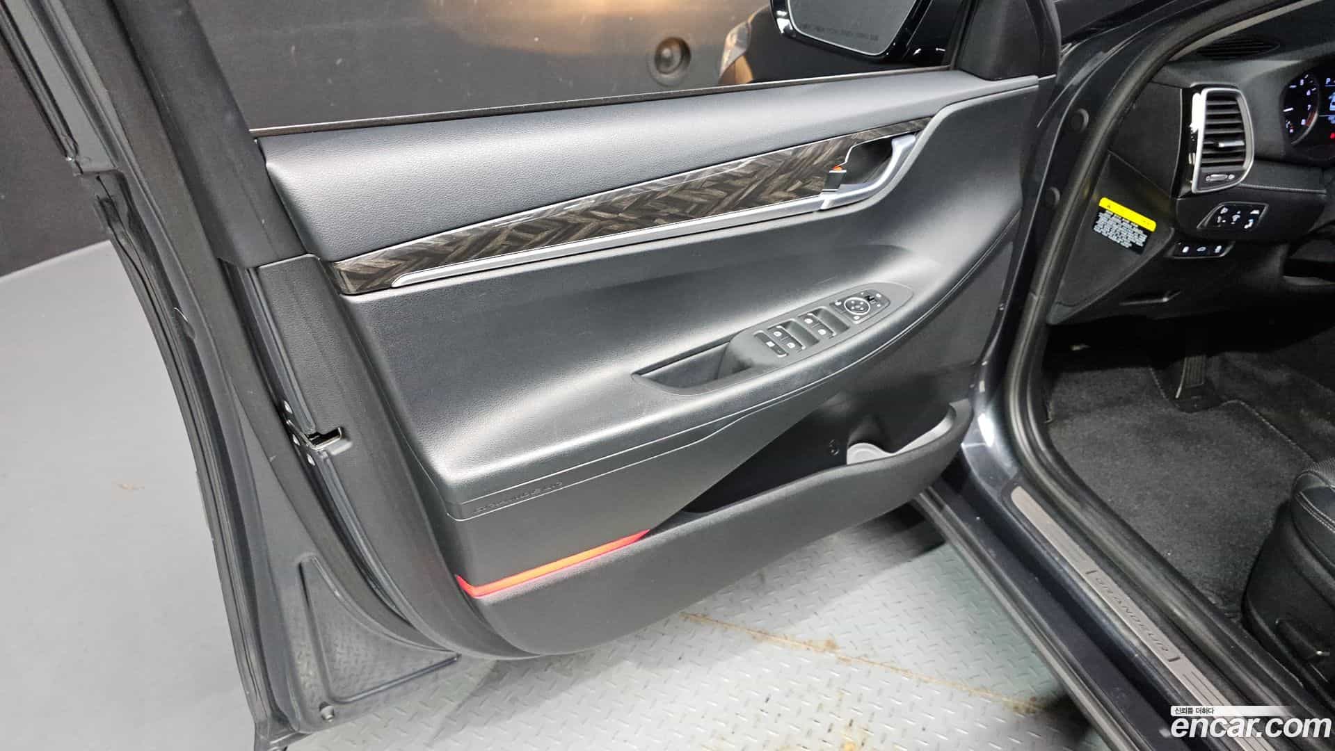 Grandeur Hyundai 2018.11-INNER-034