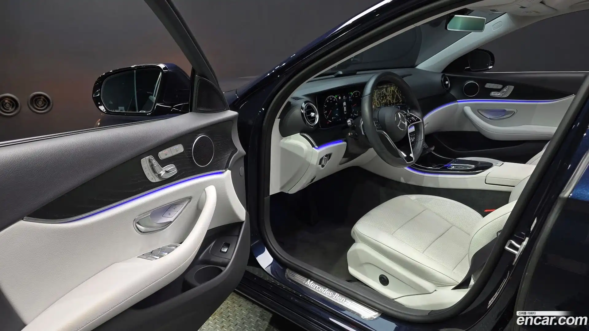 E-Class Mercedes-Benz 2022.4-INNER-010