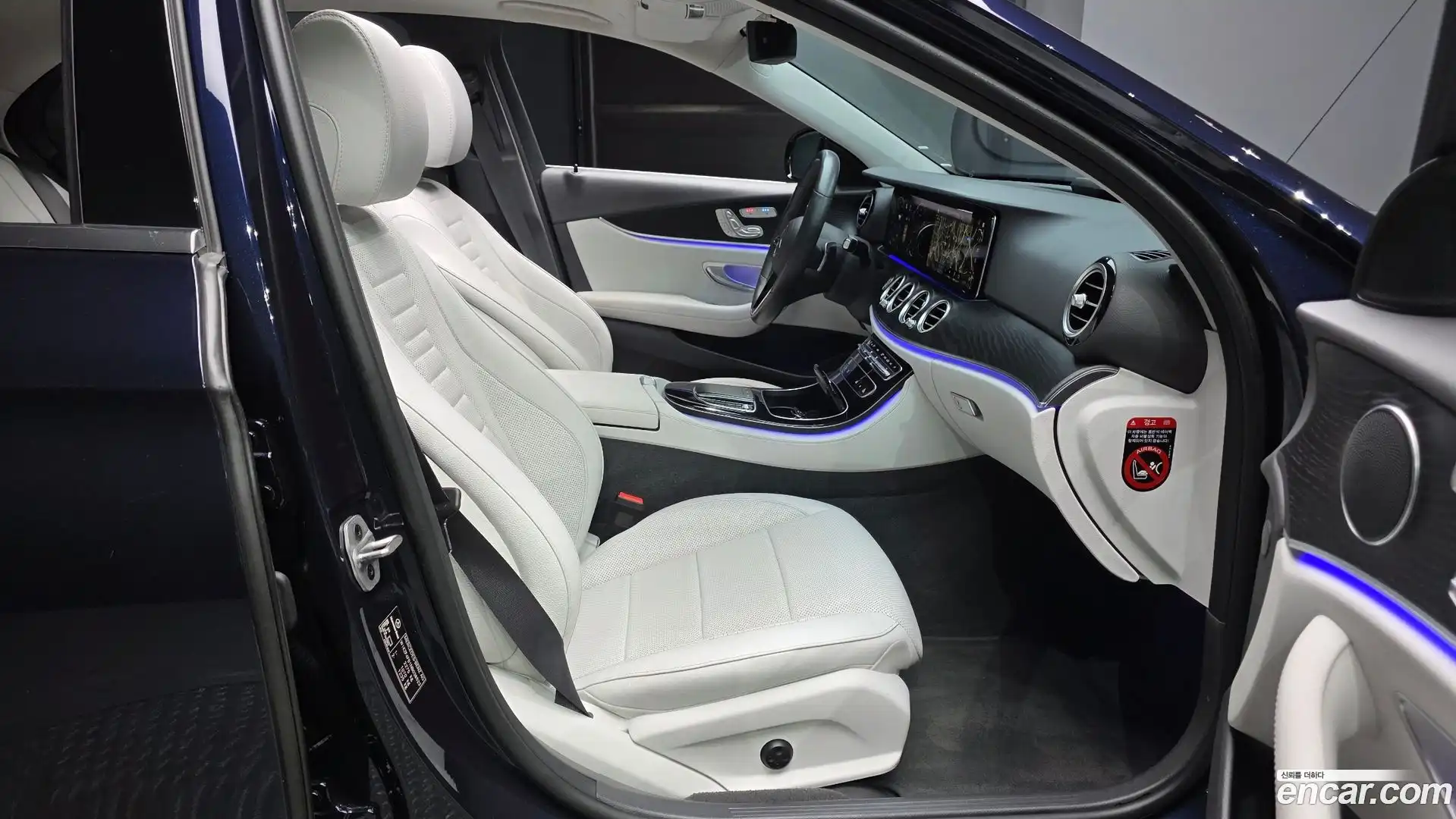E-Class Mercedes-Benz 2022.4-OPTION-015