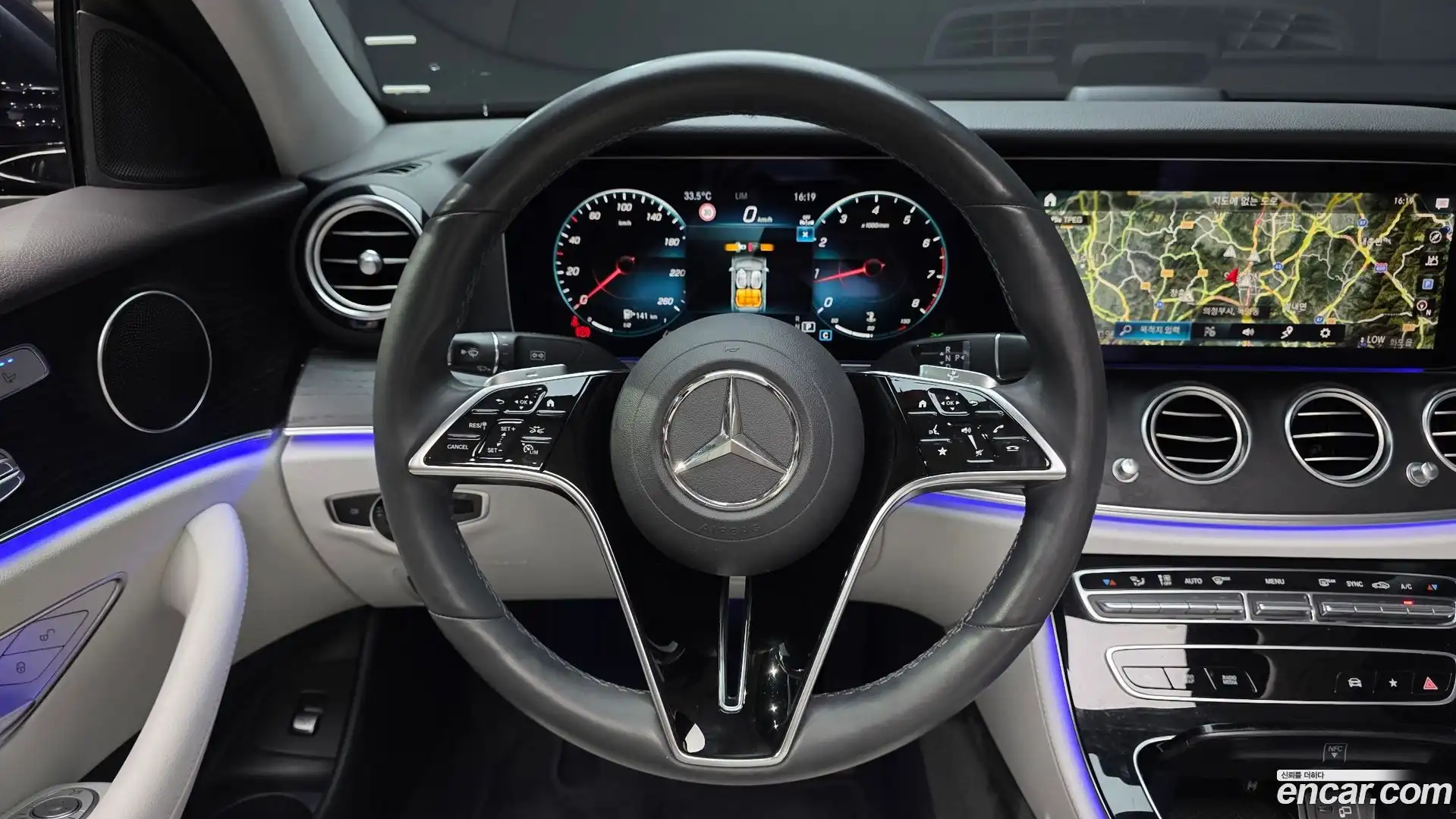E-Class Mercedes-Benz 2022.4-OPTION-017