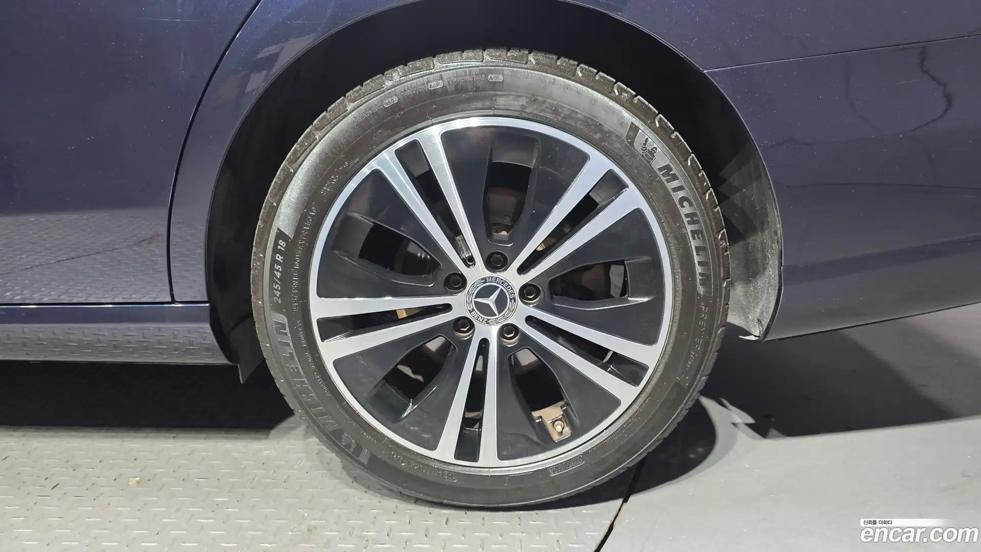 E-Class Mercedes-Benz 2022.4-OUTER-031