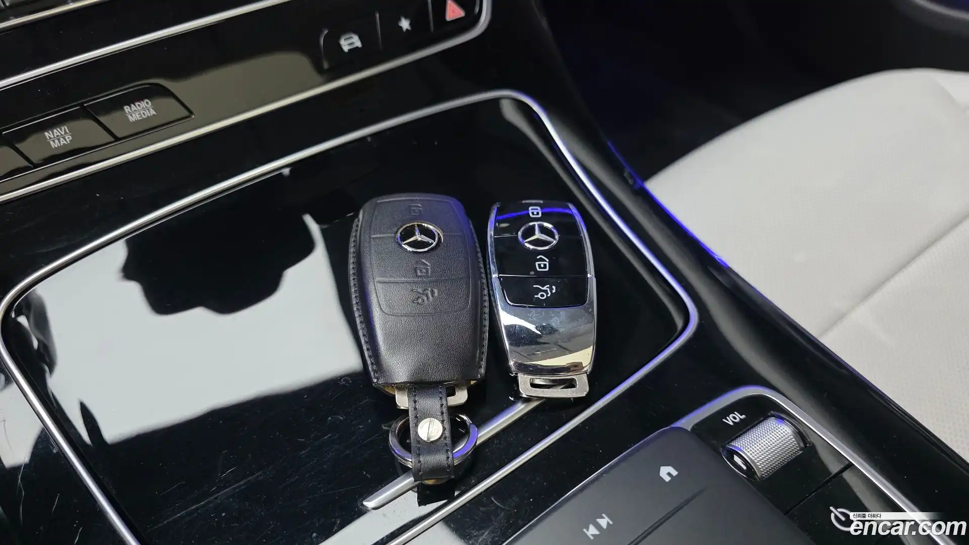 E-Class Mercedes-Benz 2022.4-OPTION-044
