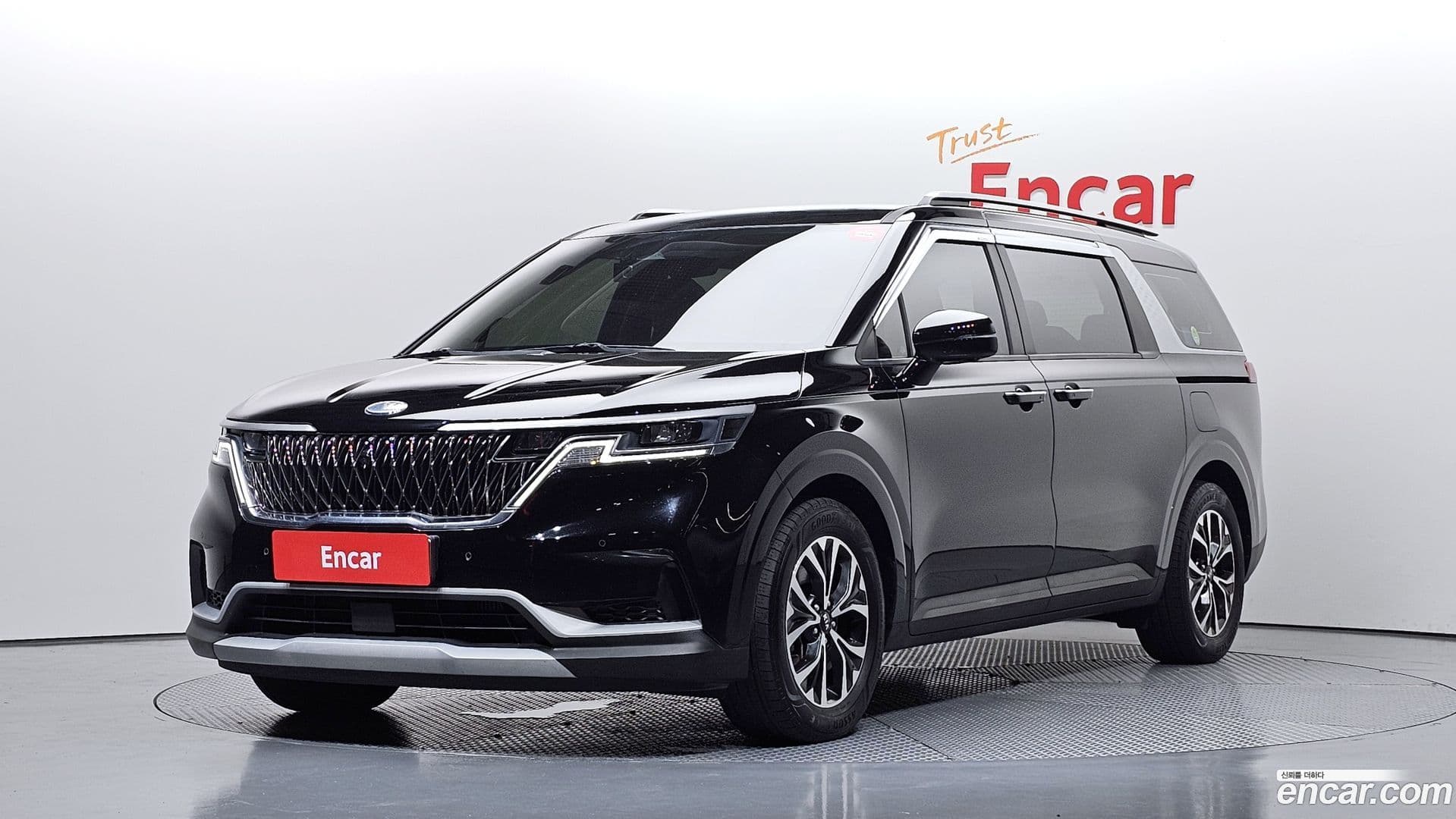 Main__Slider__Photo:Canival Kia 2021.4-0