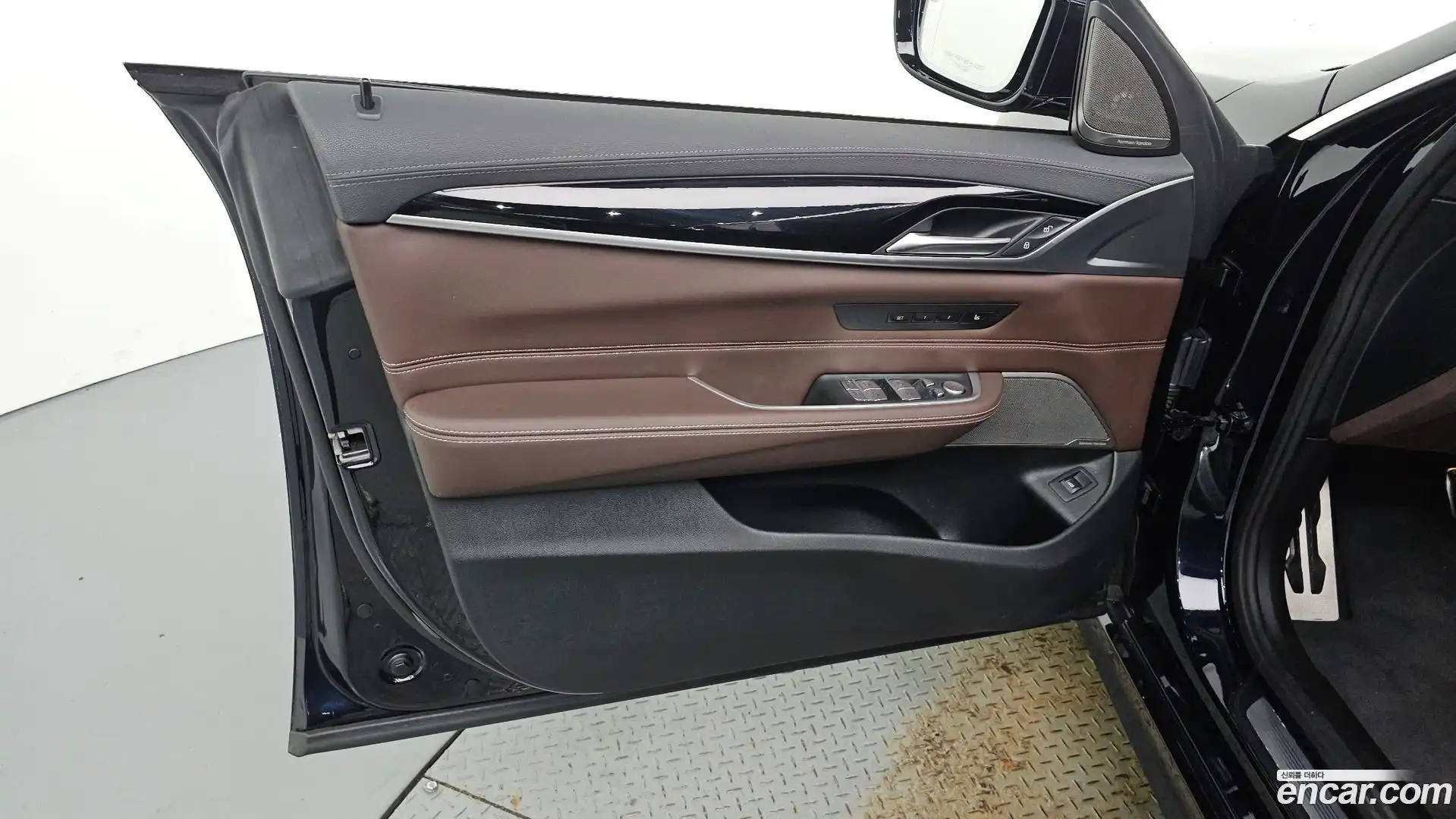 Gran Turismo BMW 2023.8-INNER-034