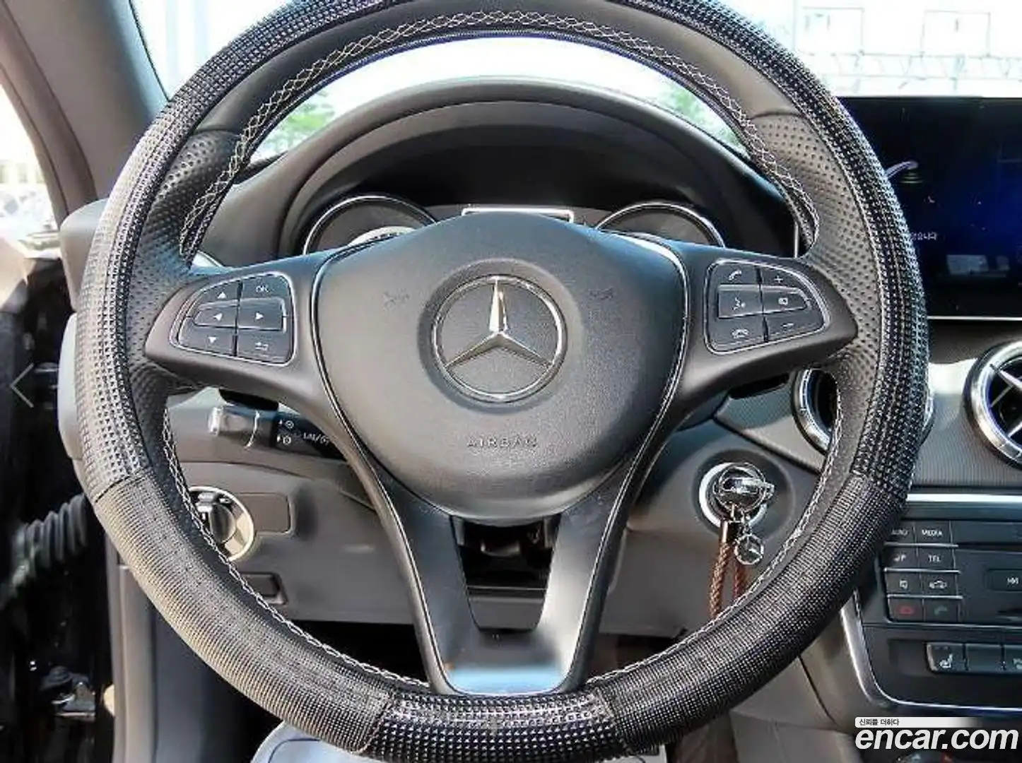 CLA-Class Mercedes-Benz 2015.11-INNER-008