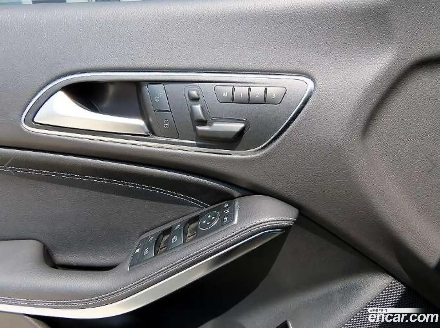 CLA-Class Mercedes-Benz 2015.11-OPTION-015
