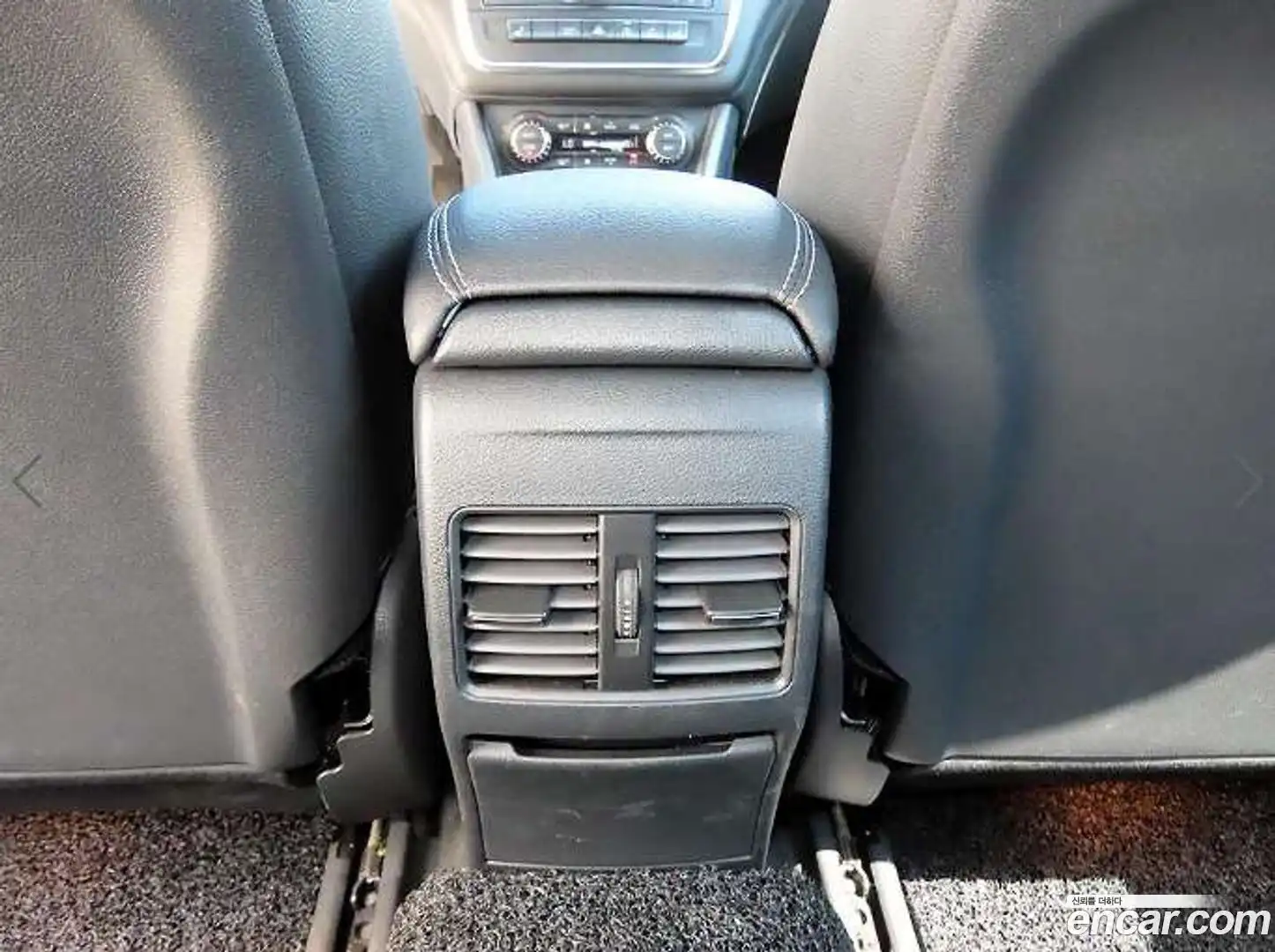 CLA-Class Mercedes-Benz 2015.11-OPTION-020