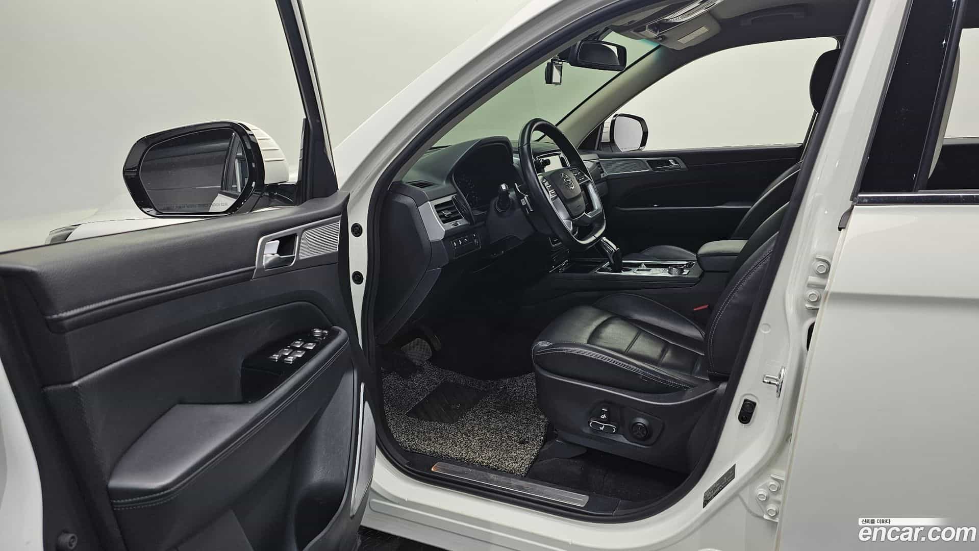 Rexton KG Mobility 2021.5-INNER-010