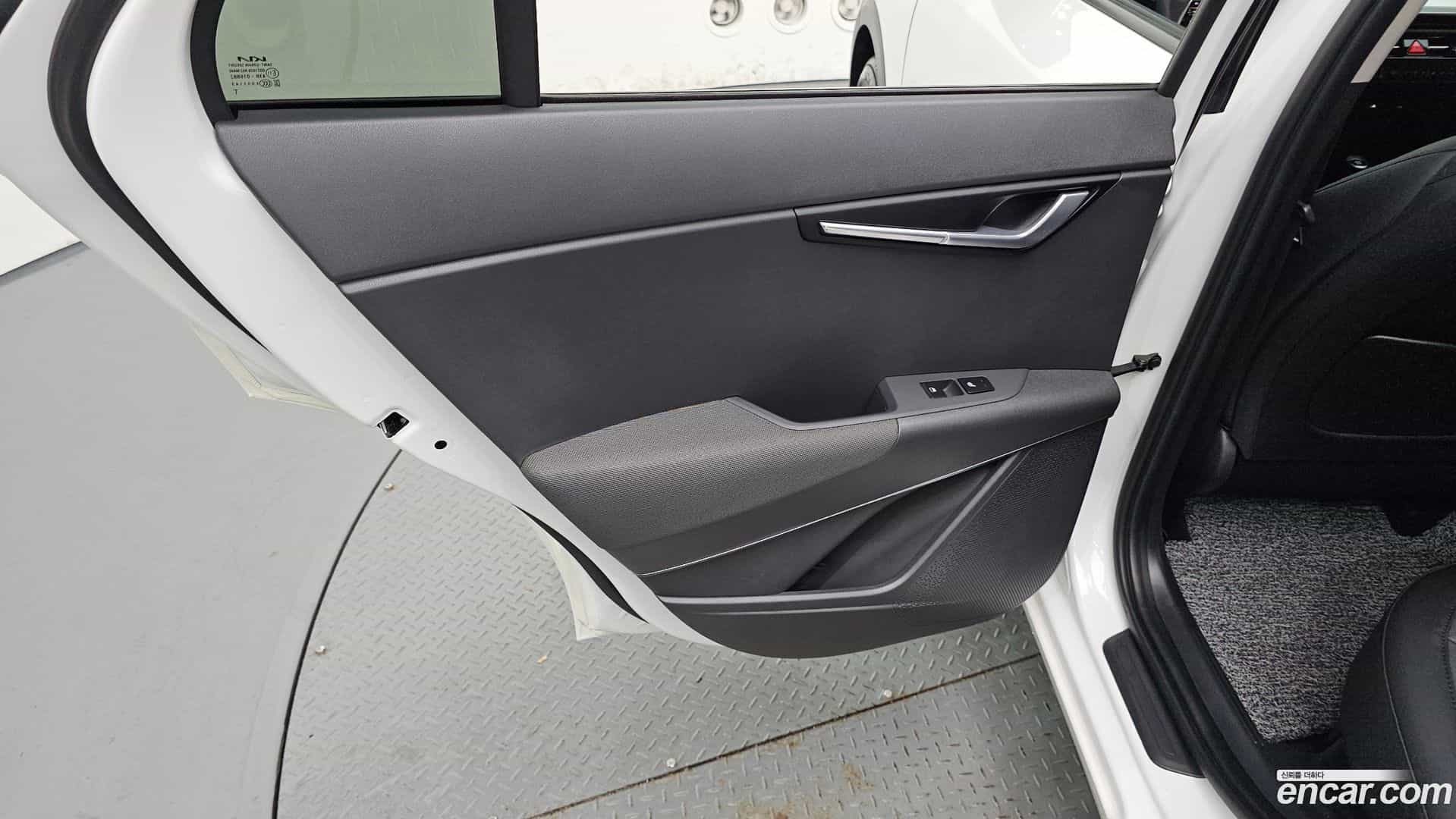 Niro Kia 2023.4-INNER-035