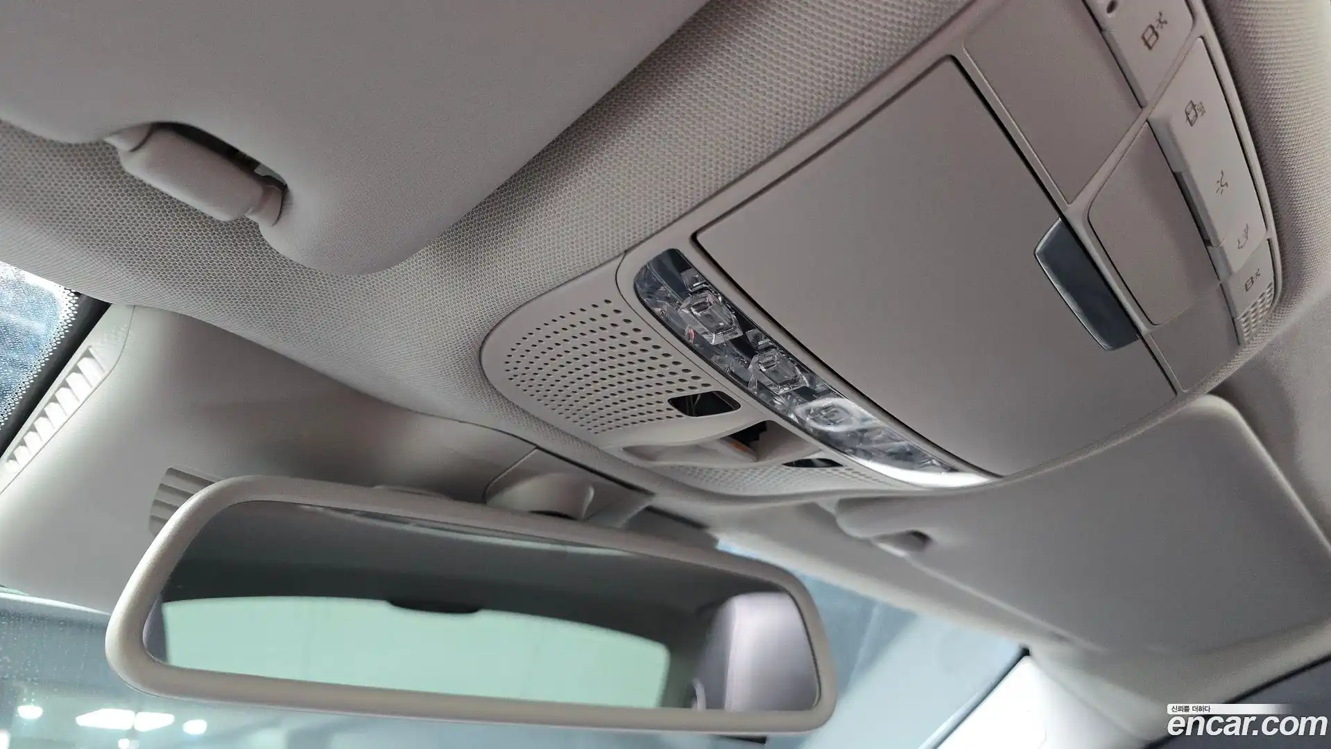 C-Class Mercedes-Benz 2015.3-OPTION-024