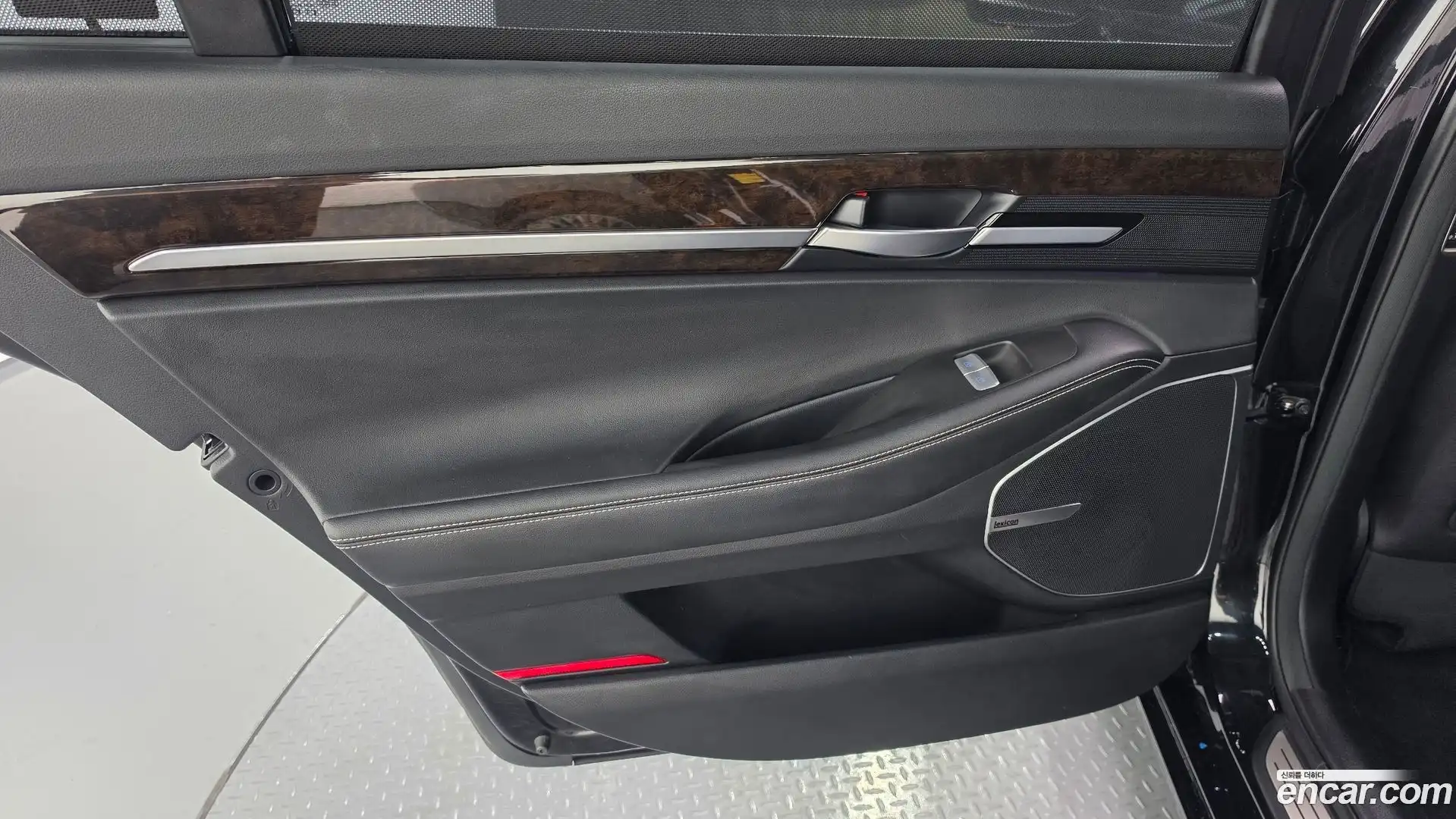 G90 Genesis 2020.0-INNER-035