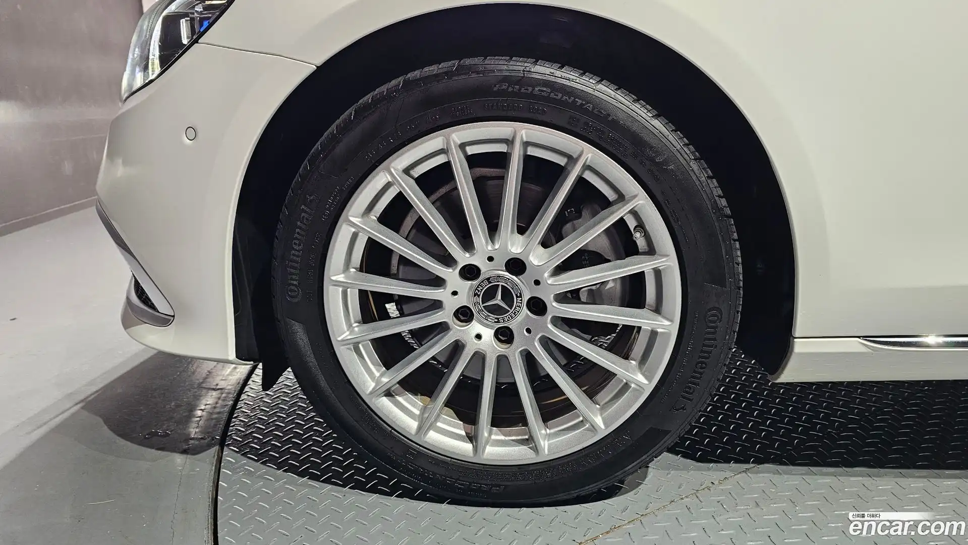 E-Class Mercedes-Benz 2020.11-OUTER-005