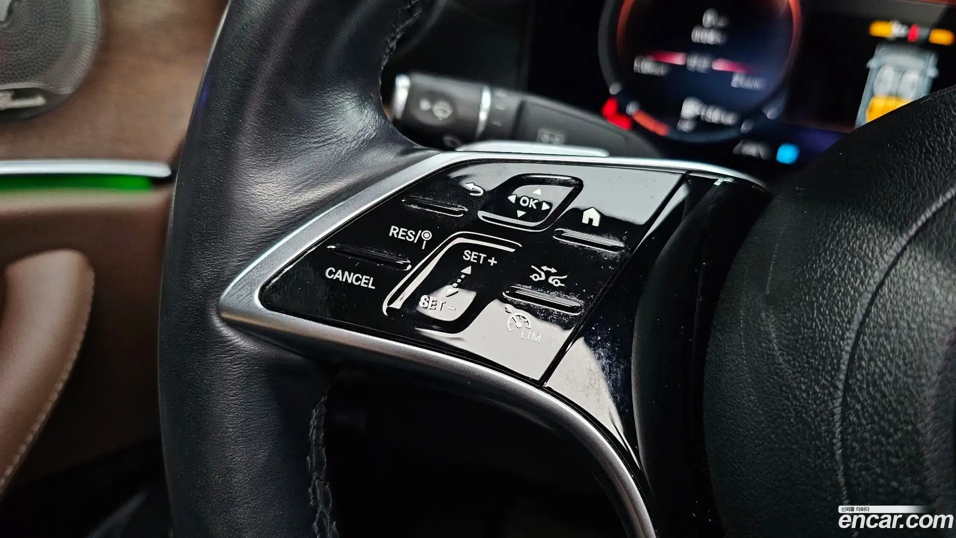 E-Class Mercedes-Benz 2020.11-OPTION-019
