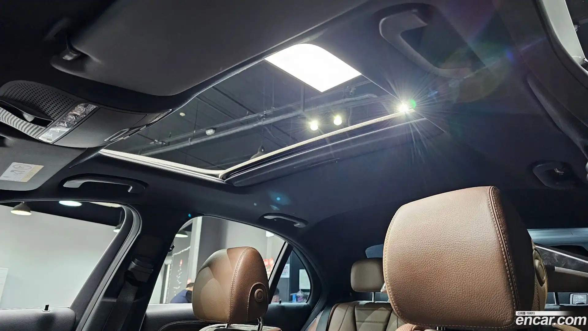 E-Class Mercedes-Benz 2020.11-OPTION-020