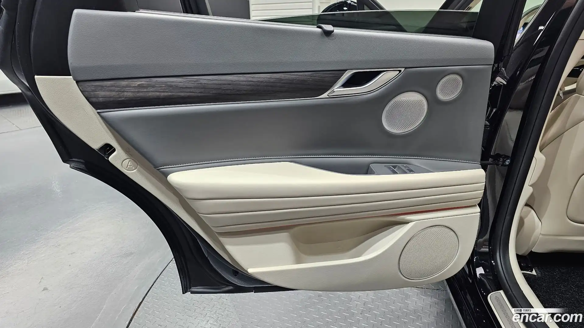 G80 Genesis 2024.3-INNER-035