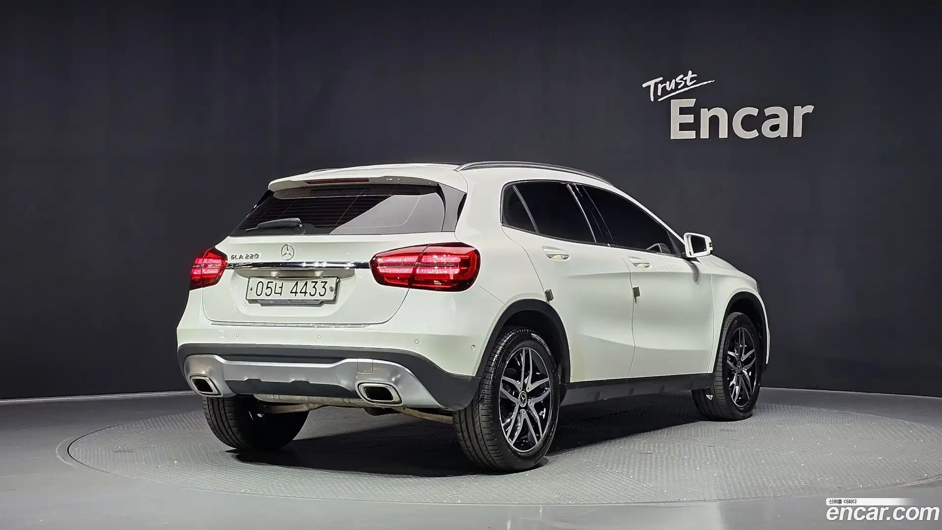 GLA-Class Mercedes-Benz 2019.5-OUTER-002