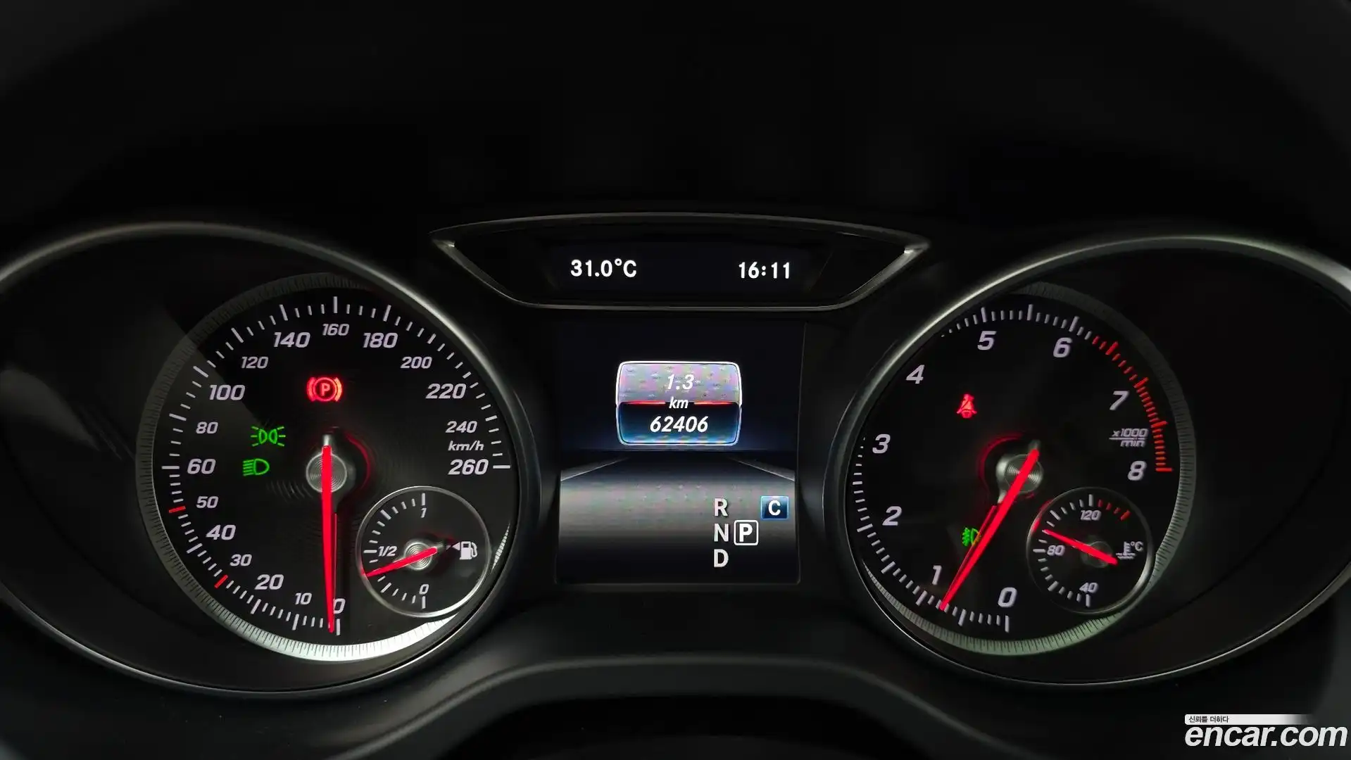 GLA-Class Mercedes-Benz 2019.5-INNER-008