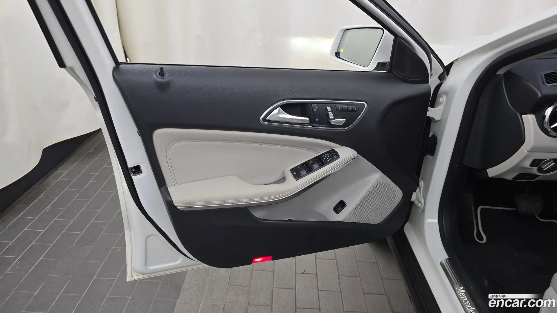GLA-Class Mercedes-Benz 2019.5-INNER-034