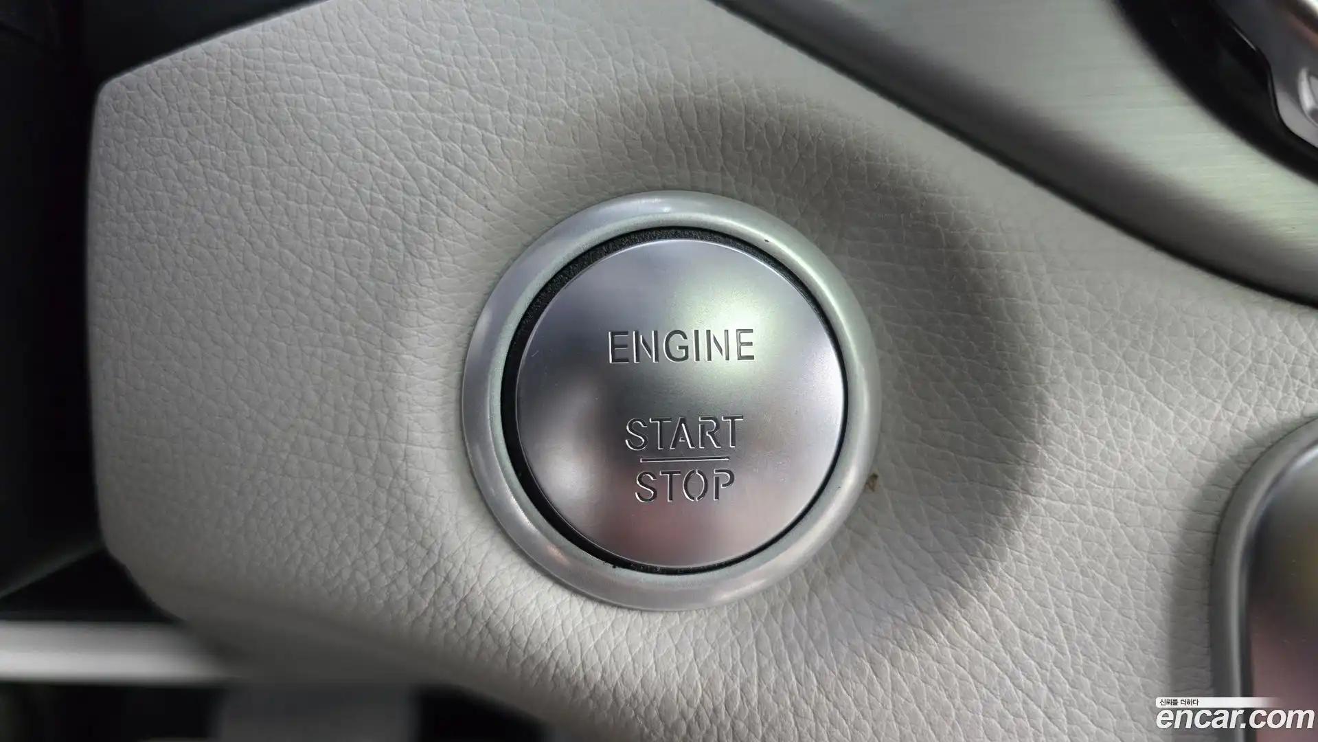 GLA-Class Mercedes-Benz 2019.5-OPTION-040