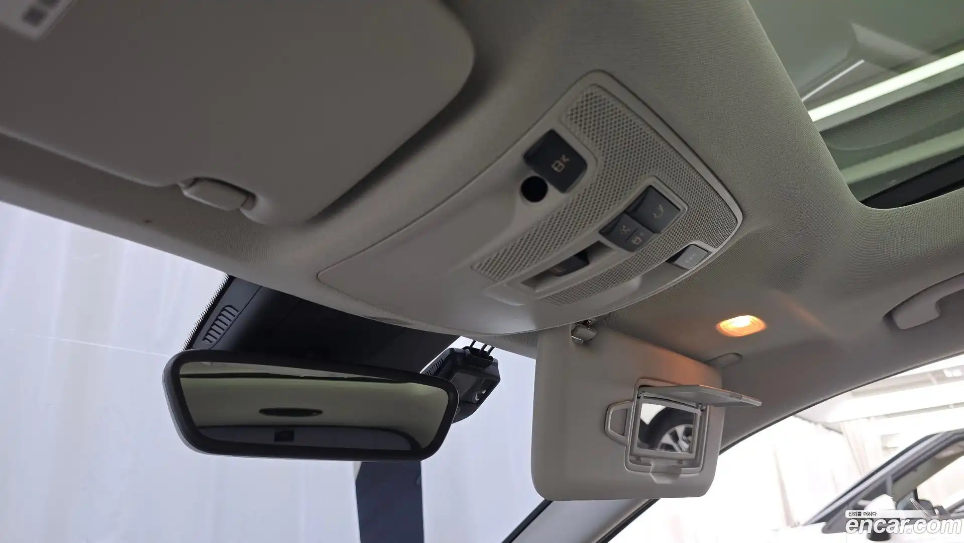 GLA-Class Mercedes-Benz 2019.5-OPTION-043
