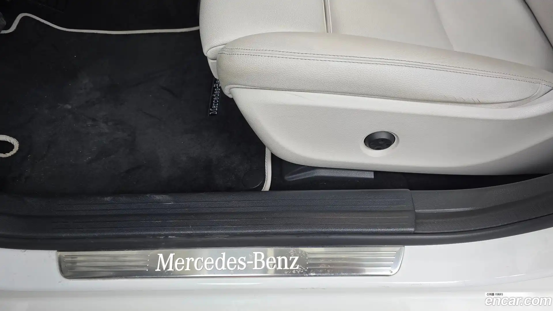 GLA-Class Mercedes-Benz 2019.5-OPTION-044