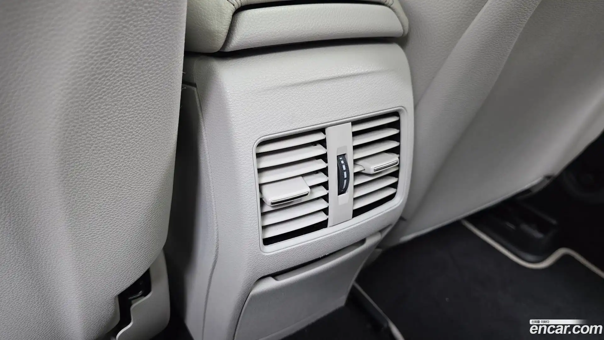 GLA-Class Mercedes-Benz 2019.5-OPTION-045