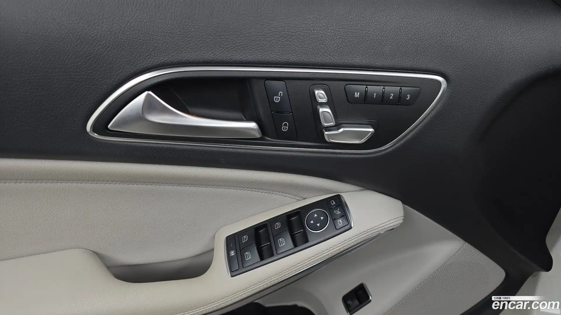 GLA-Class Mercedes-Benz 2019.5-OPTION-046