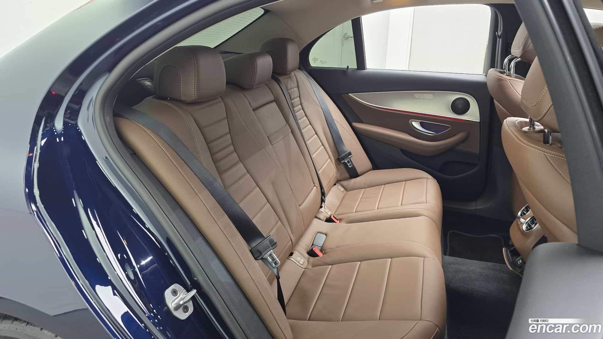 E-Class Mercedes-Benz 2019.0-OPTION-015