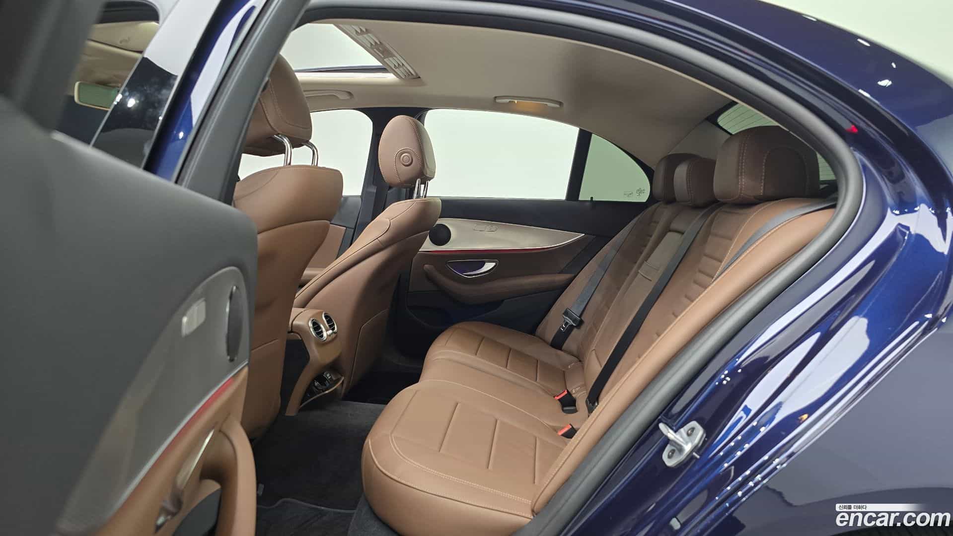 E-Class Mercedes-Benz 2019.0-OPTION-016