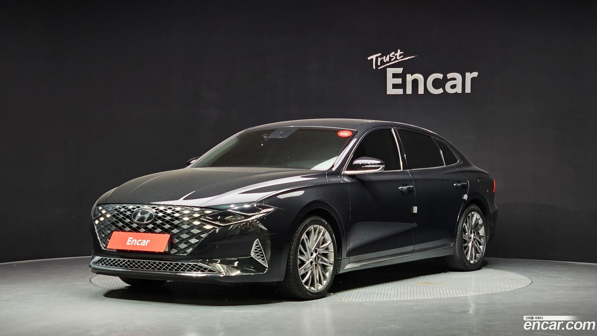 Main__Slider__Photo:Grandeur Hyundai 2020.1-0
