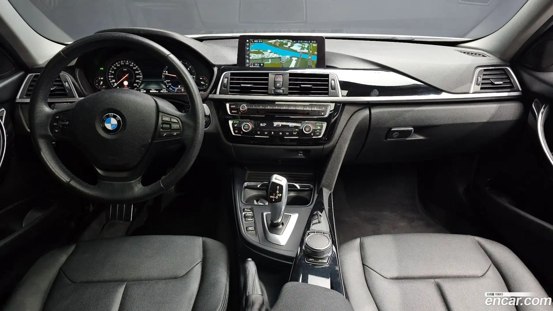 3-Series BMW 2018.10-INNER-007