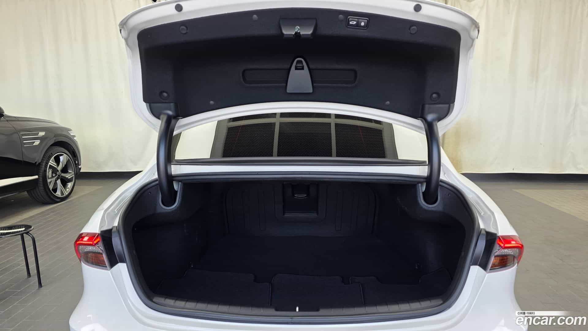 Grandeur Hyundai 2021.5-OPTION-024