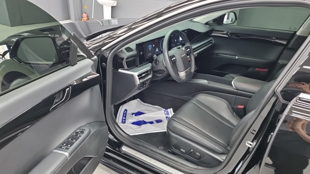 Grandeur Hyundai 2023.10-INNER-010