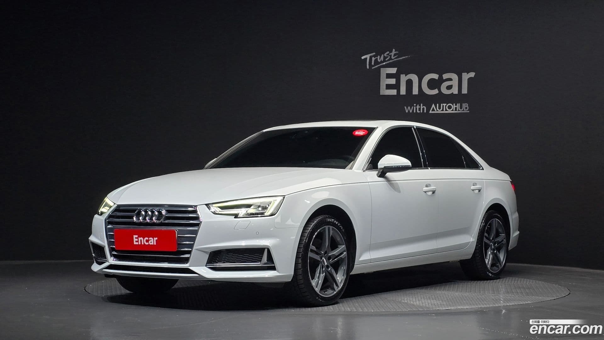 Main__Slider__Photo:A4 Audi 2019.11-0