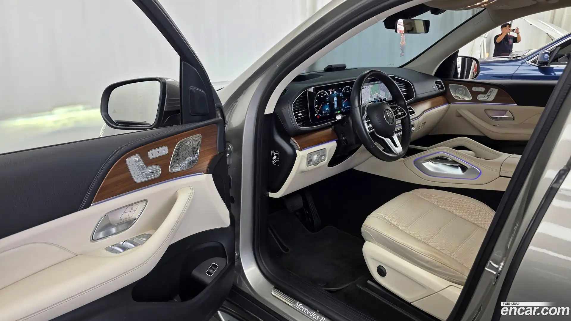 GLE-Class Mercedes-Benz 2021.3-INNER-010