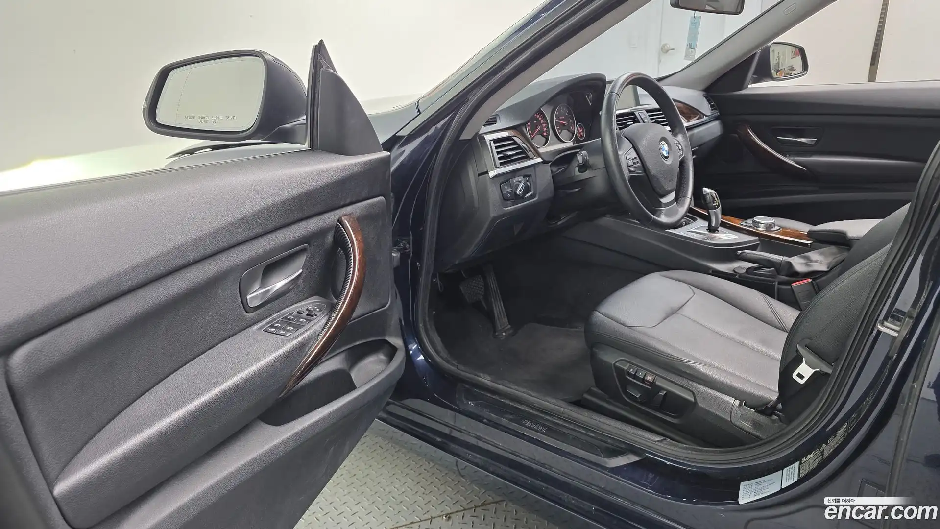 Gran Turismo BMW 2015.7-INNER-010