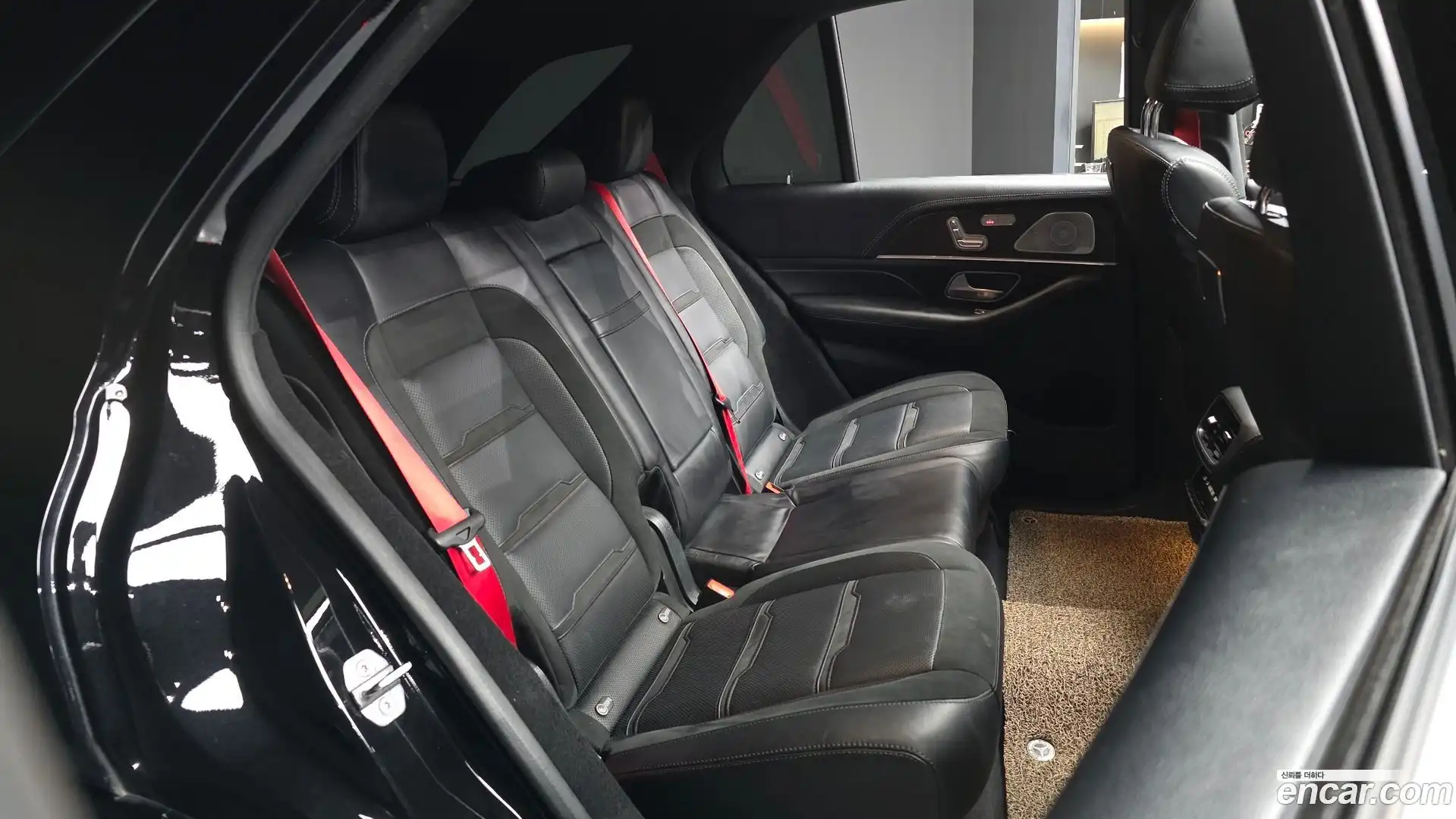 GLE-Class Mercedes-Benz 2020.11-OPTION-016
