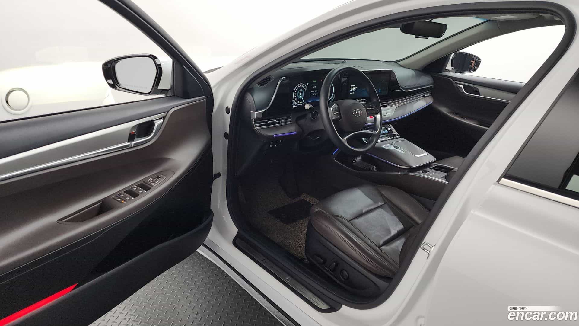 Grandeur Hyundai 2021.1-INNER-010