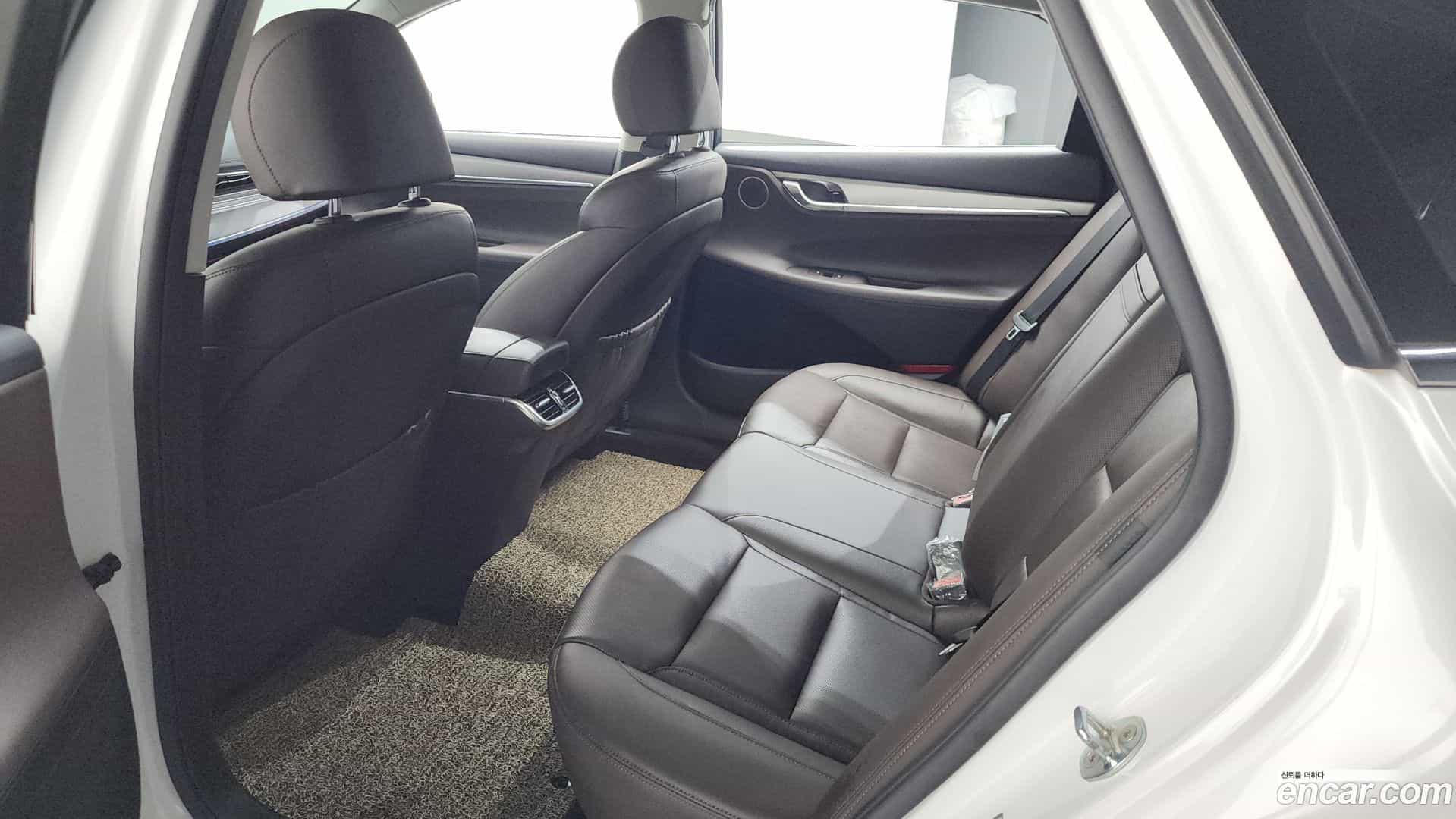 Grandeur Hyundai 2021.1-OPTION-024