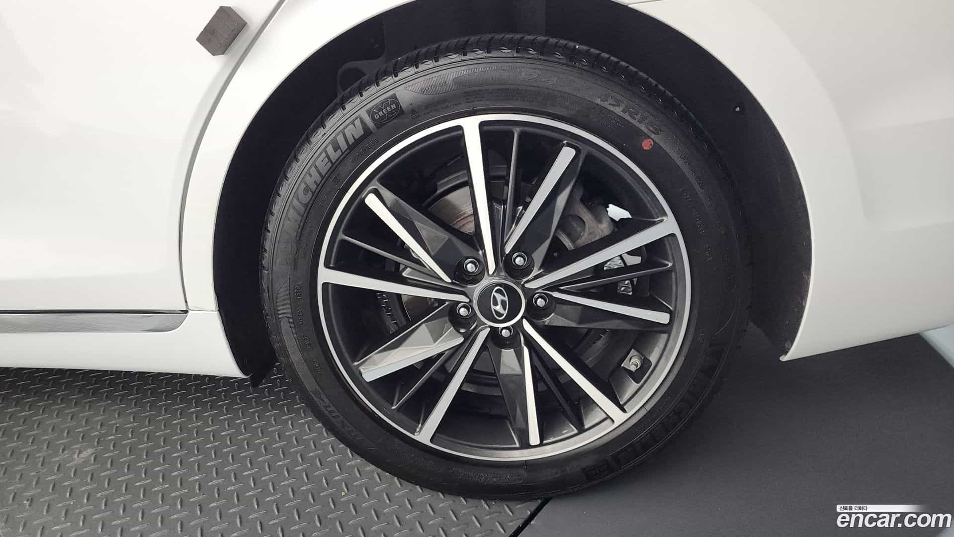 Grandeur Hyundai 2021.1-OUTER-031