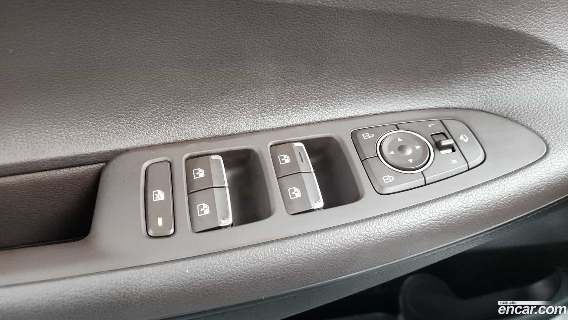 Grandeur Hyundai 2021.1-OPTION-043