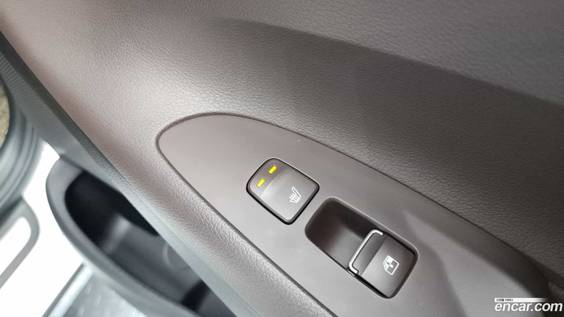 Grandeur Hyundai 2021.1-OPTION-047