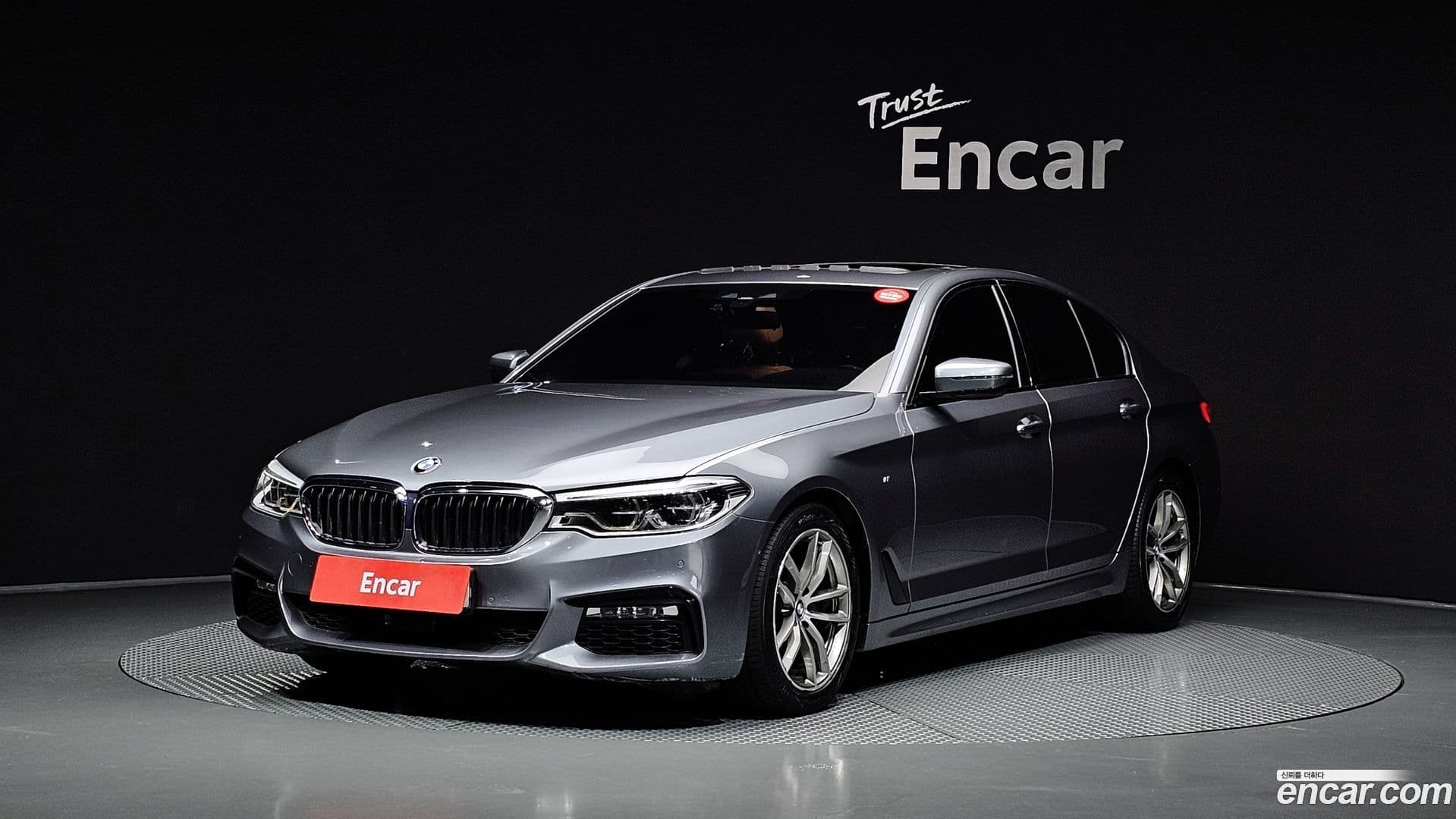 Main__Slider__Photo:5-Series BMW 2017.9-0