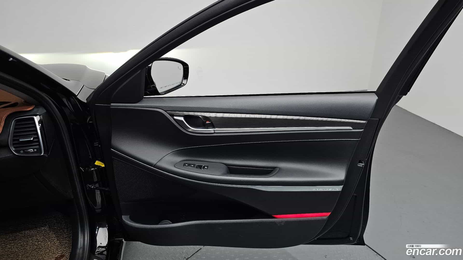 Grandeur Hyundai 2017.0-INNER-034