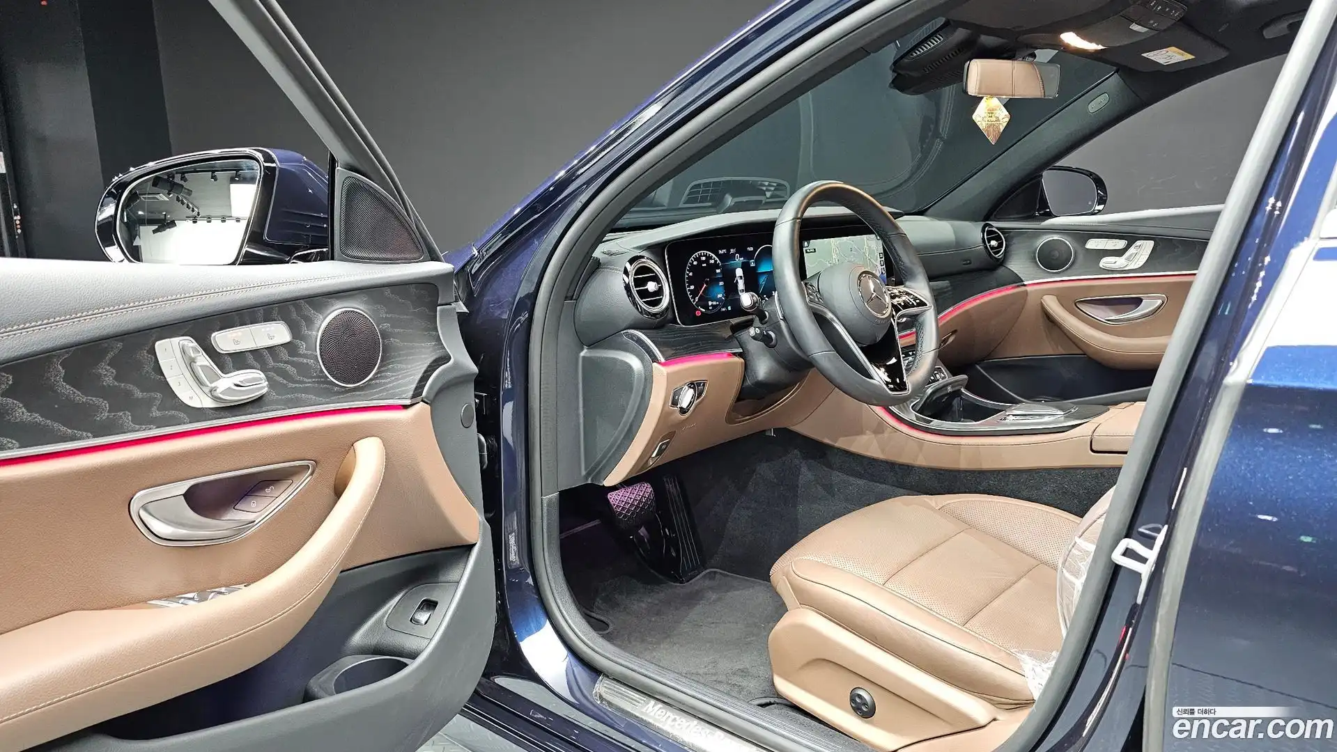 E-Class Mercedes-Benz 2023.5-INNER-010