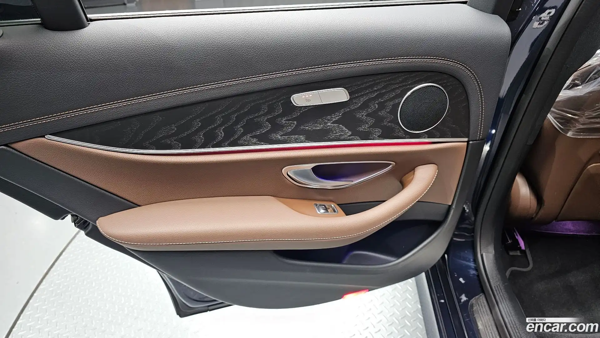 E-Class Mercedes-Benz 2023.5-INNER-035