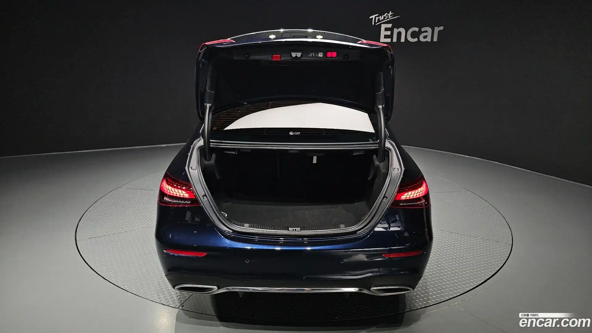 E-Class Mercedes-Benz 2023.5-OPTION-048