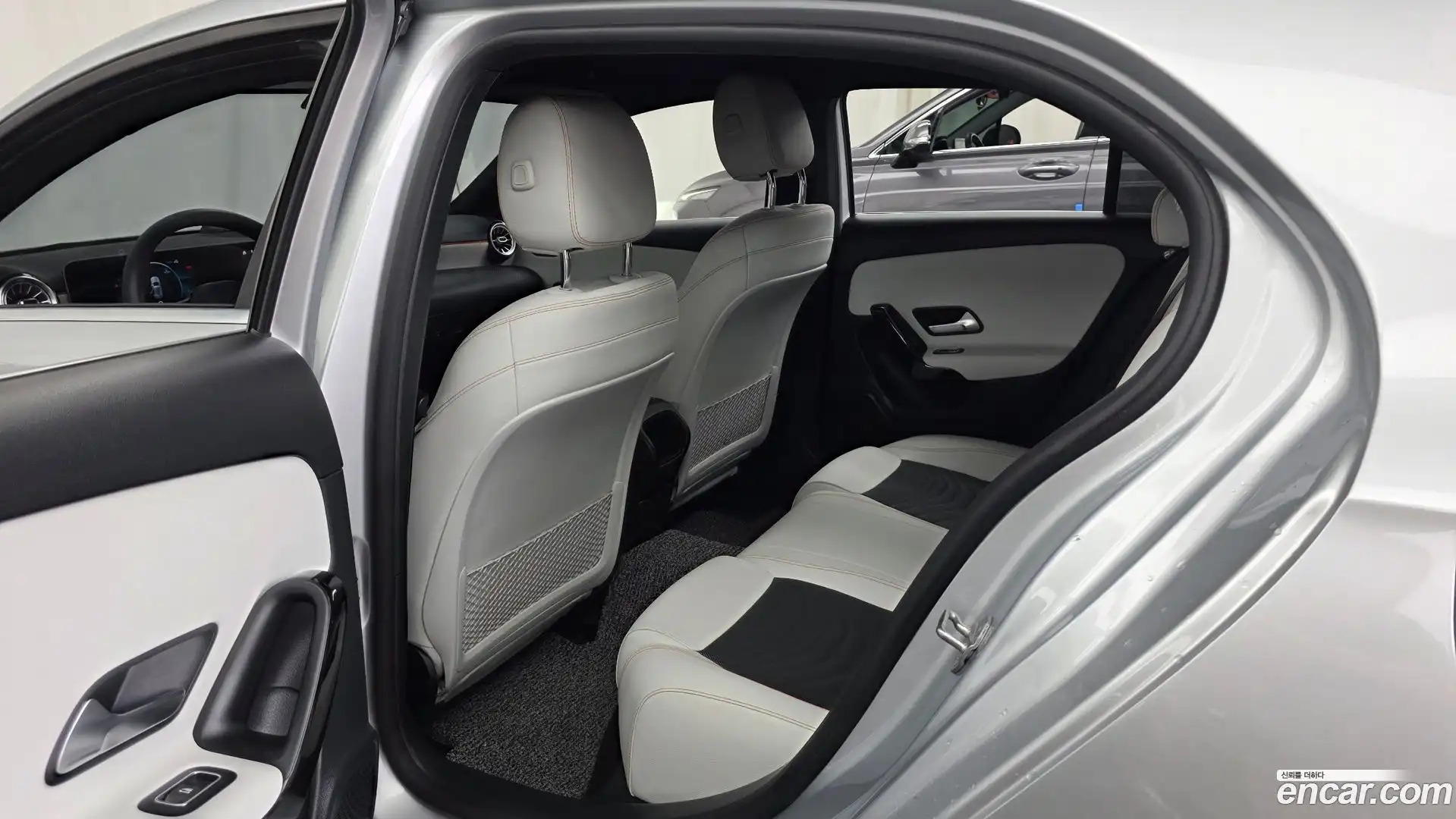 A-Class Mercedes-Benz 2019.10-INNER-036
