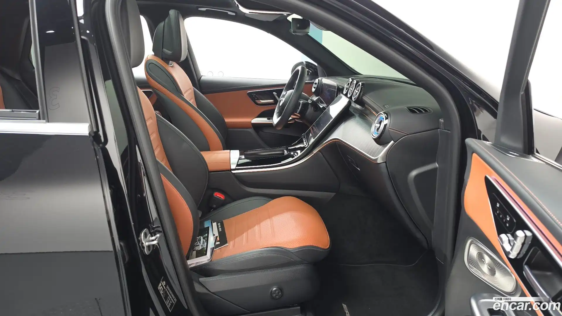 GLC-Class Mercedes-Benz 2023.7-INNER-036